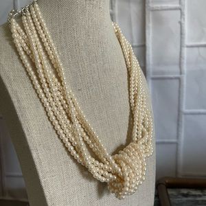 knotted peral necklace
